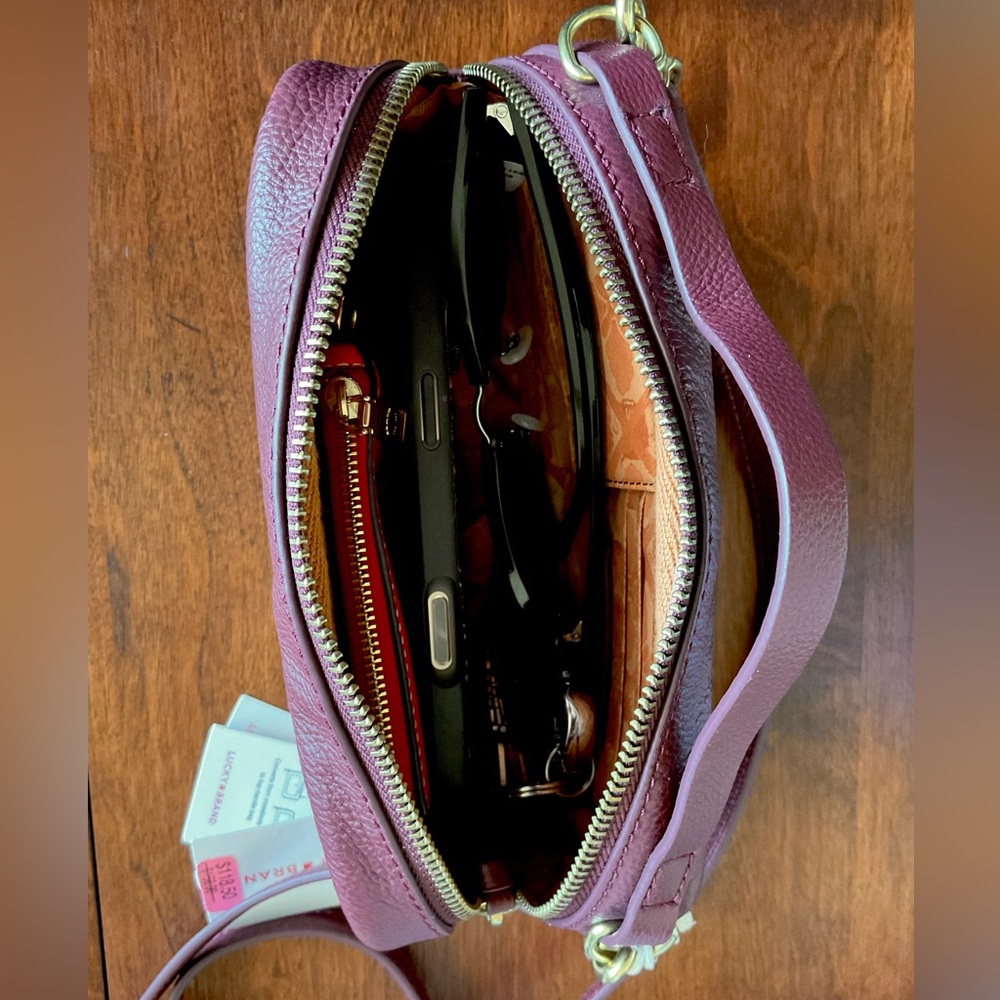 NEW ‘Lucky Brand’ Bag in Genuine Leather that can be carried two different ways - Picture 15 of 16